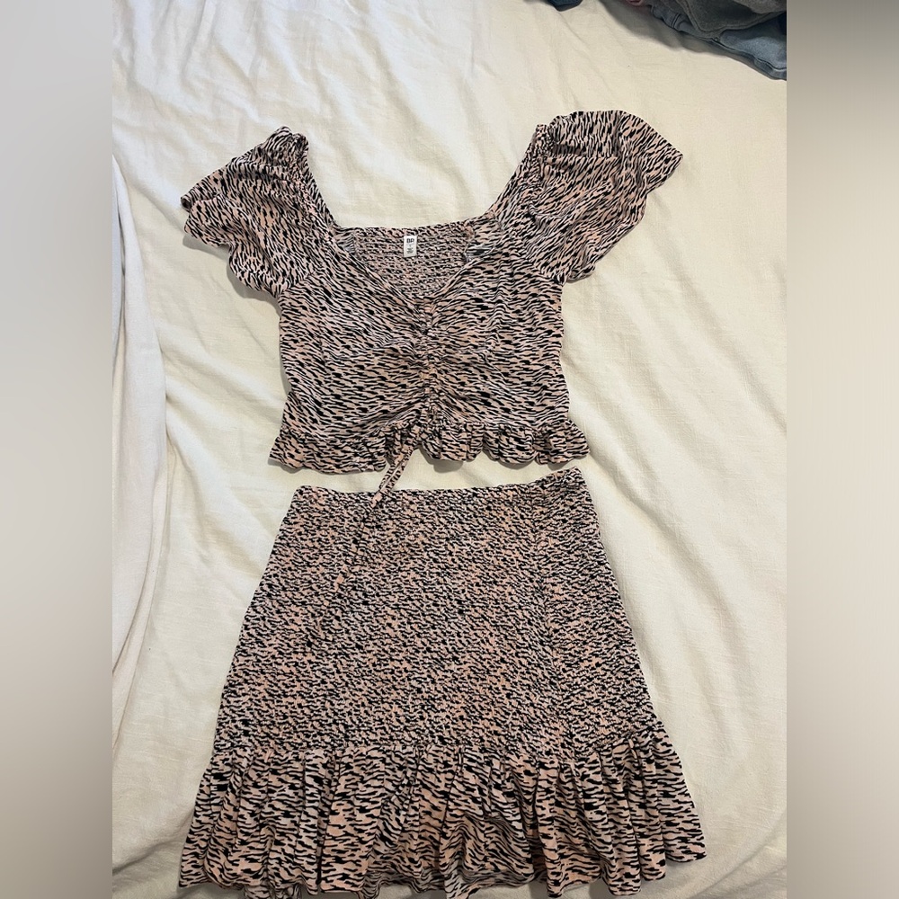 NORDSTROM pink zebra print skirt and top set! Super comfortable